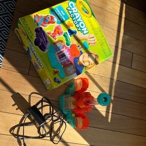 Crayola Crayon Factory Kit - Red & Teal